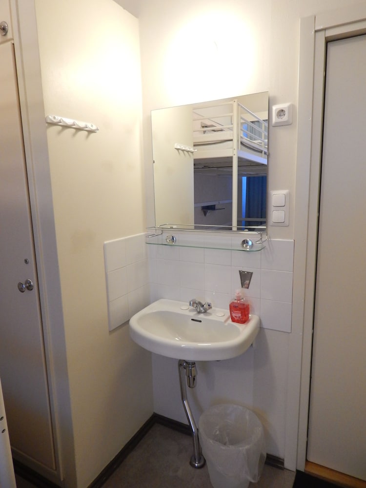 Quadruple Room, Shared Bathroom photo 3
