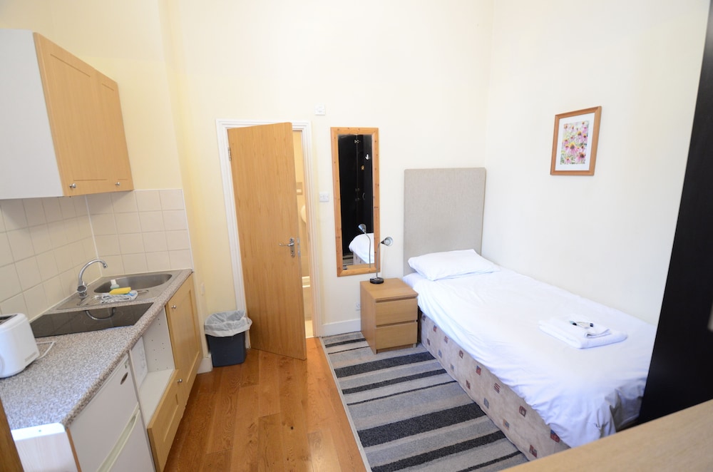 Studio, Ensuite, City View (Single Upper Floor)