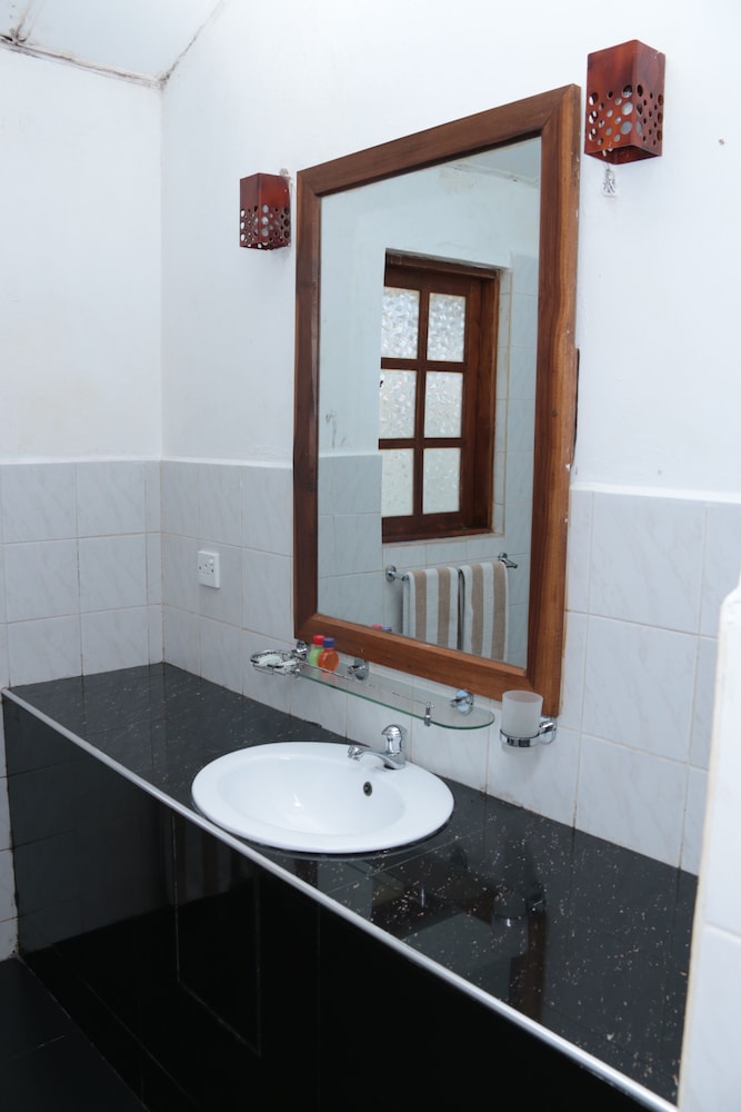 Standard Double Room, 1 King Bed, Terrace, Garden View photo 2