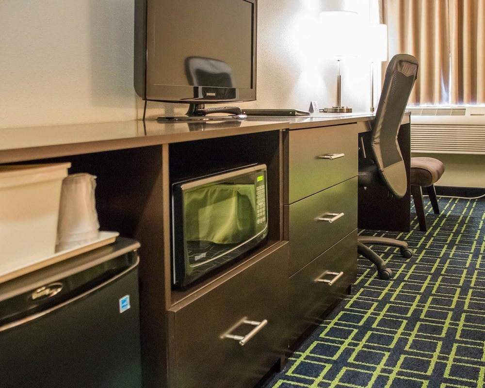 Standard Room, 2 Queen Beds, Non Smoking