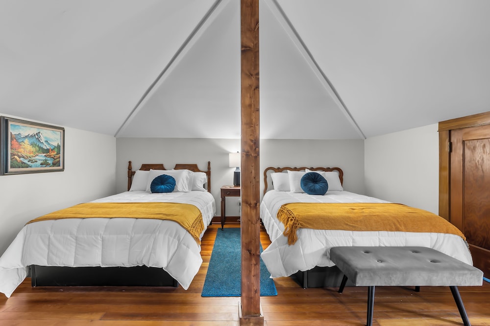 Standard Room, 2 Queen Beds, Non Smoking - Photo 3
