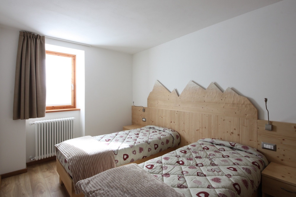 Classic Apartment, 2 Bedrooms photo 2