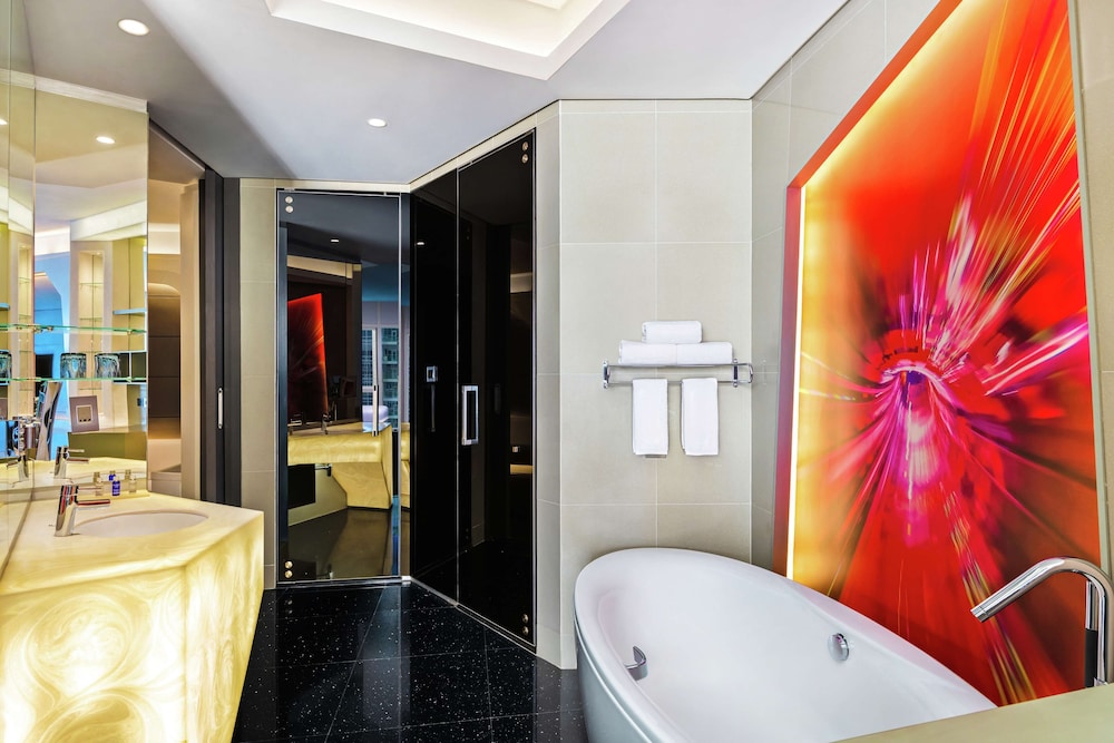 King Very Deluxe Room thumbnail 5