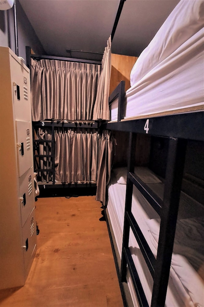 Deluxe Mixed Dormitory photo 3