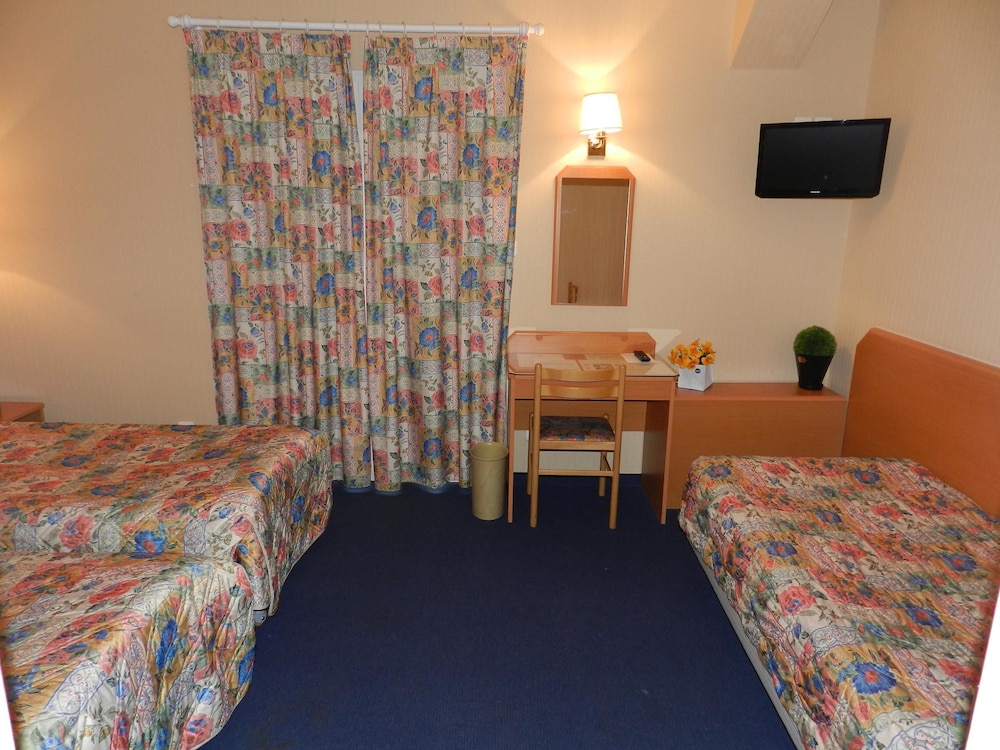 Standard Triple Room - Photo 2