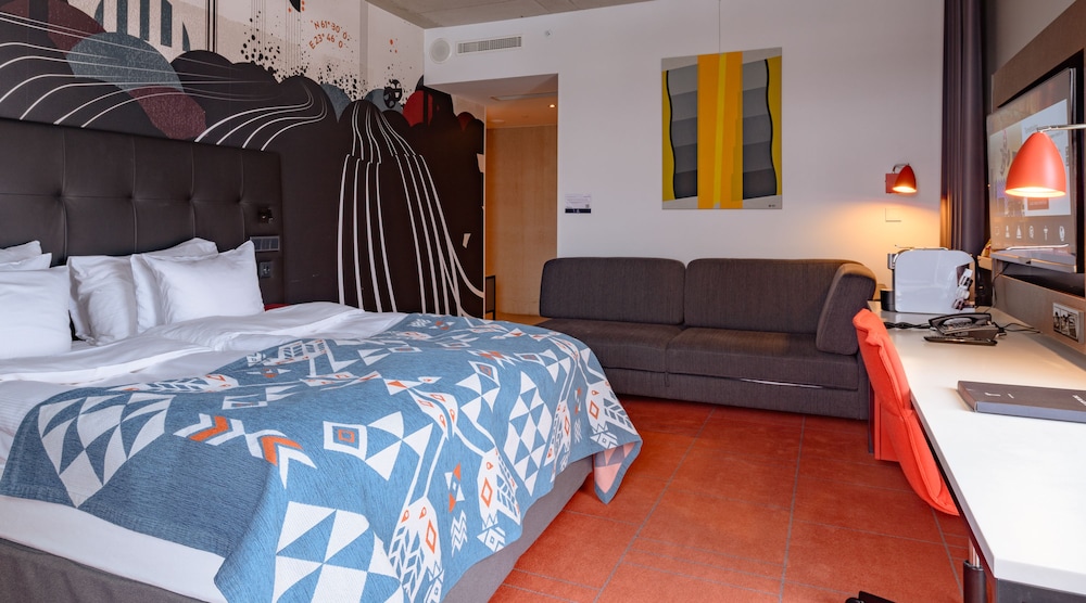 Room, 1 King Bed (Solo Up King with extrabed)