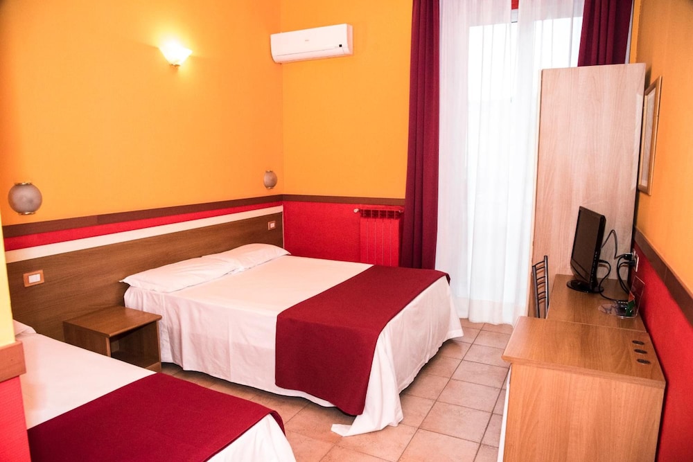 Economy Triple Room