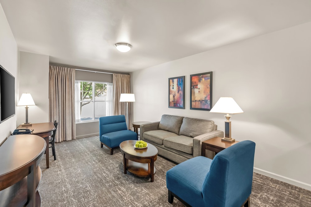 Comfort Suite, 2 Queen Beds, Roll-in Shower photo 2