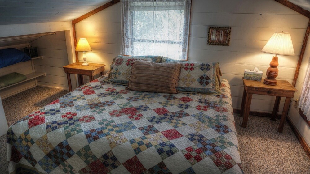 Cabin, 3 Bedrooms photo 3