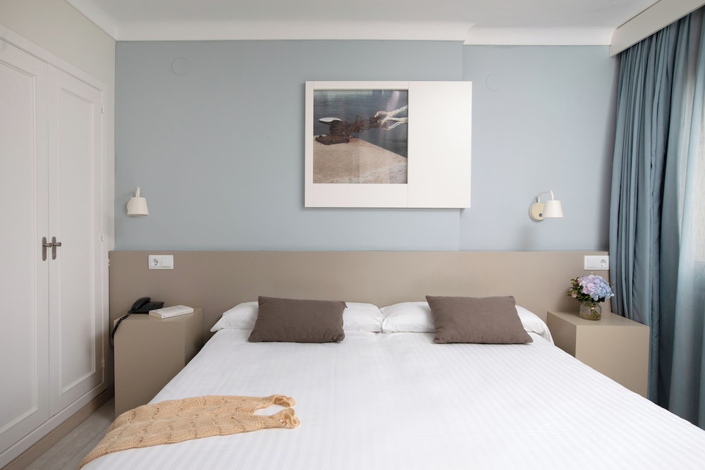 Quadruple Room, Sea View, Sea Facing (2+2) - Photo 4