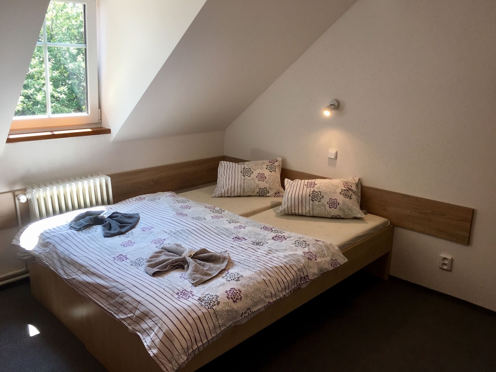 Premium Double Room (Room 4, Private Bathroom) photo 3