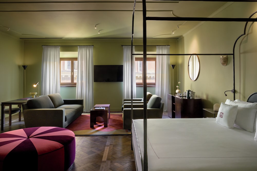 Deluxe Suite