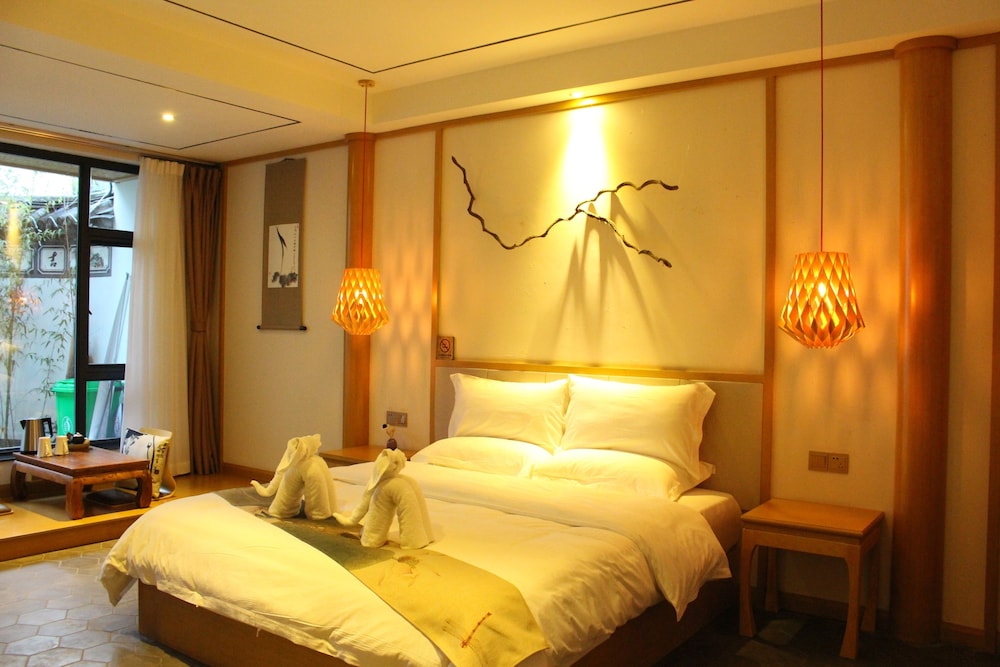 Premium Double Room, Bathtub, Garden View photo 2