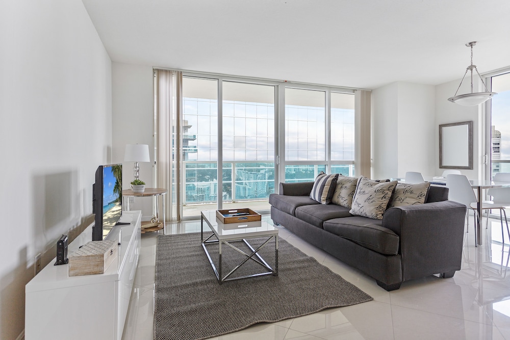 Suite, 2 Bedrooms photo 2