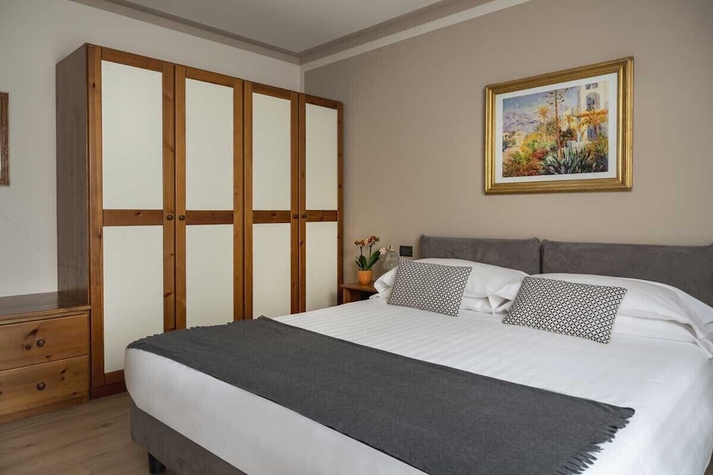Comfort Room - Photo 1