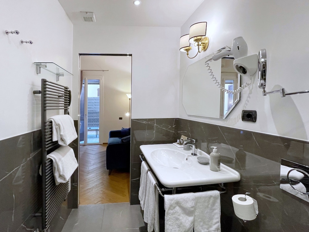 Junior Suite con affresco thumbnail 6