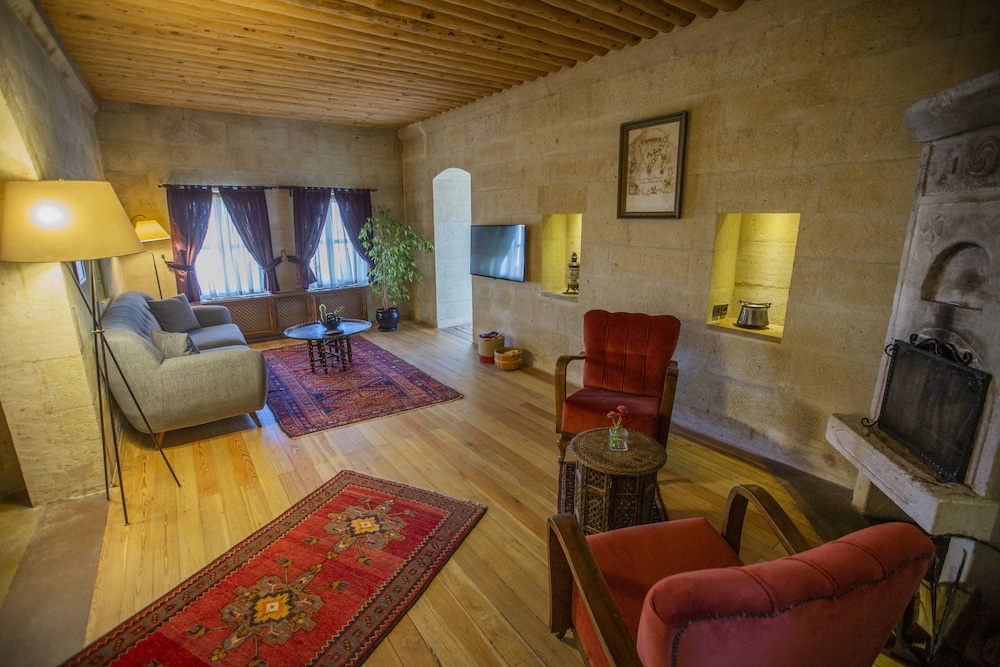 Royal King Suite - Photo 5
