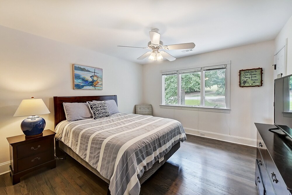 House (Multiple Bedrooms)