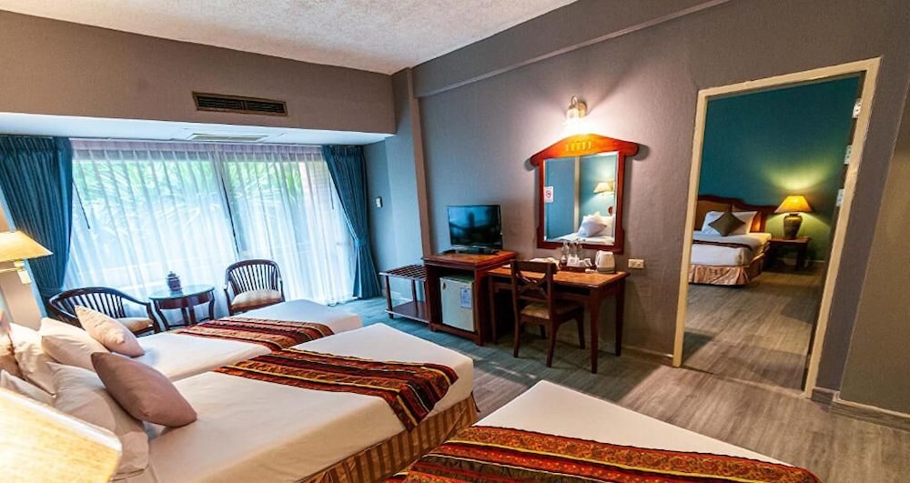 Deluxe Family Connecting Room - Photo 3