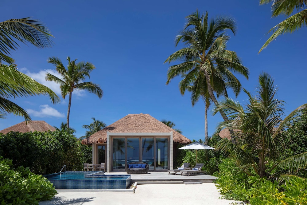 Sunset Beach Villa with private pool  & free access to VIP seaplane lounge on arrival - Photo 1