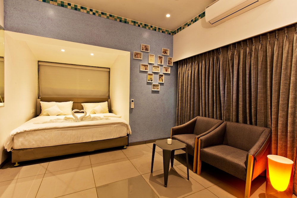 Honeymoon Room photo 3