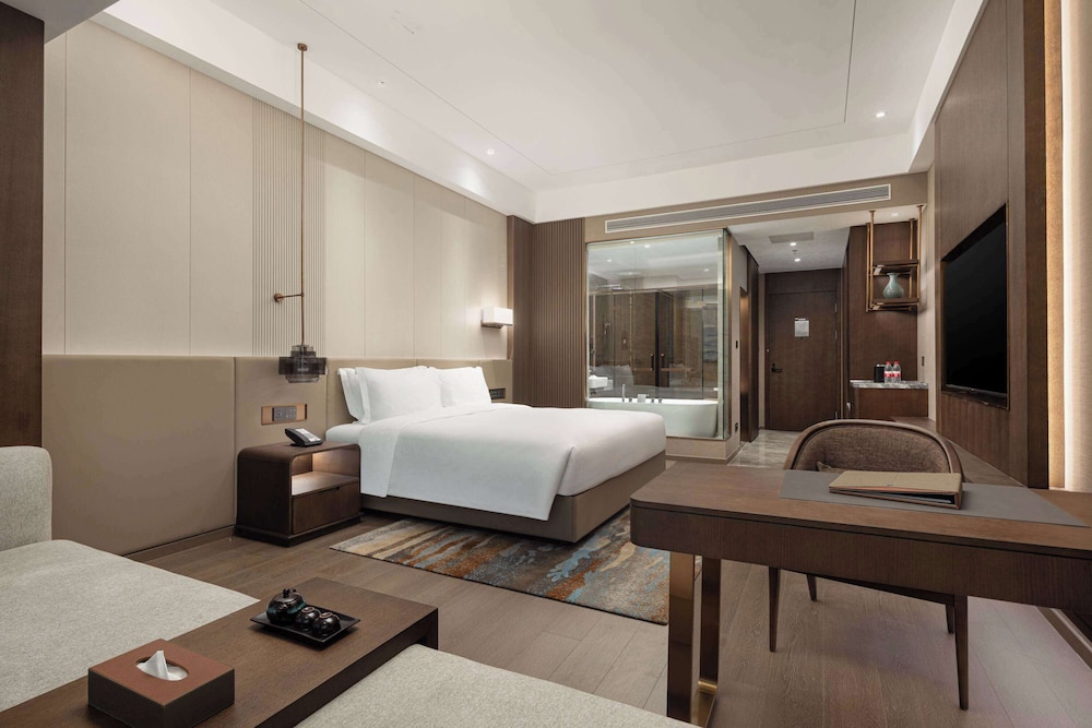 Deluxe Room, 1 King Bed