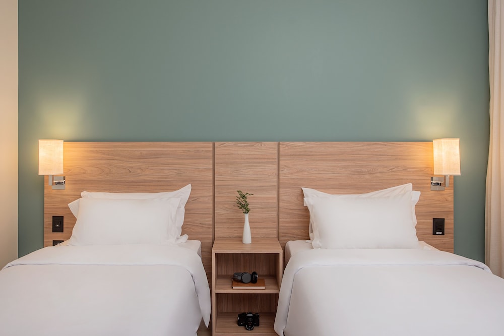 Deluxe Twin Room - Photo 2