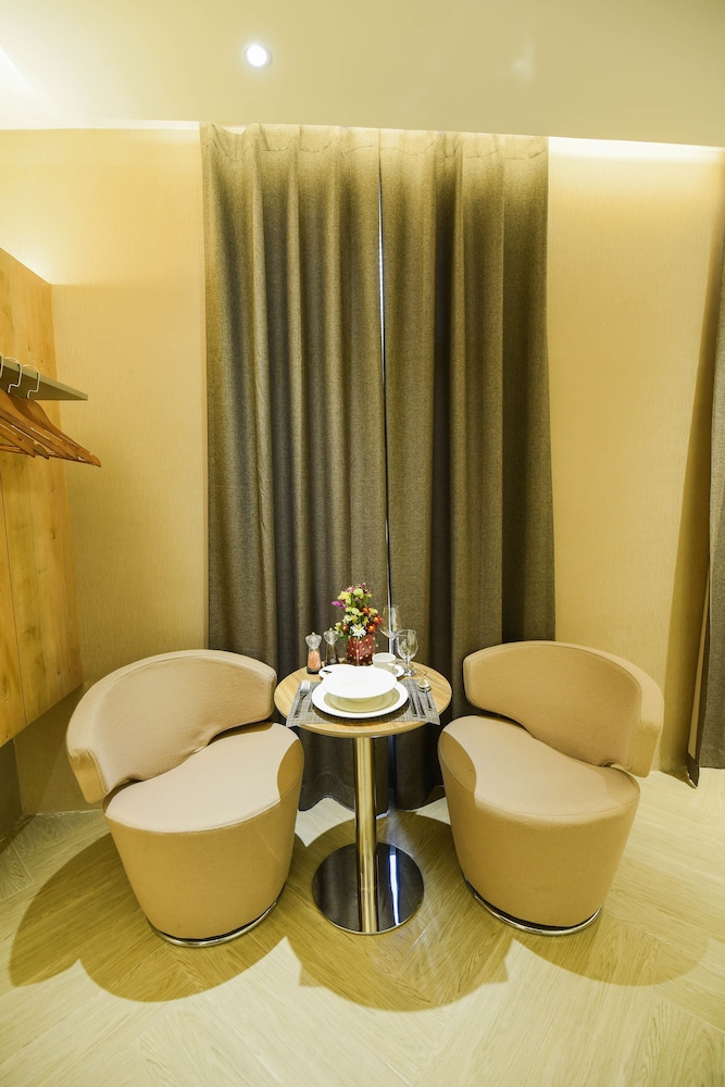 Executive Room - Photo 3