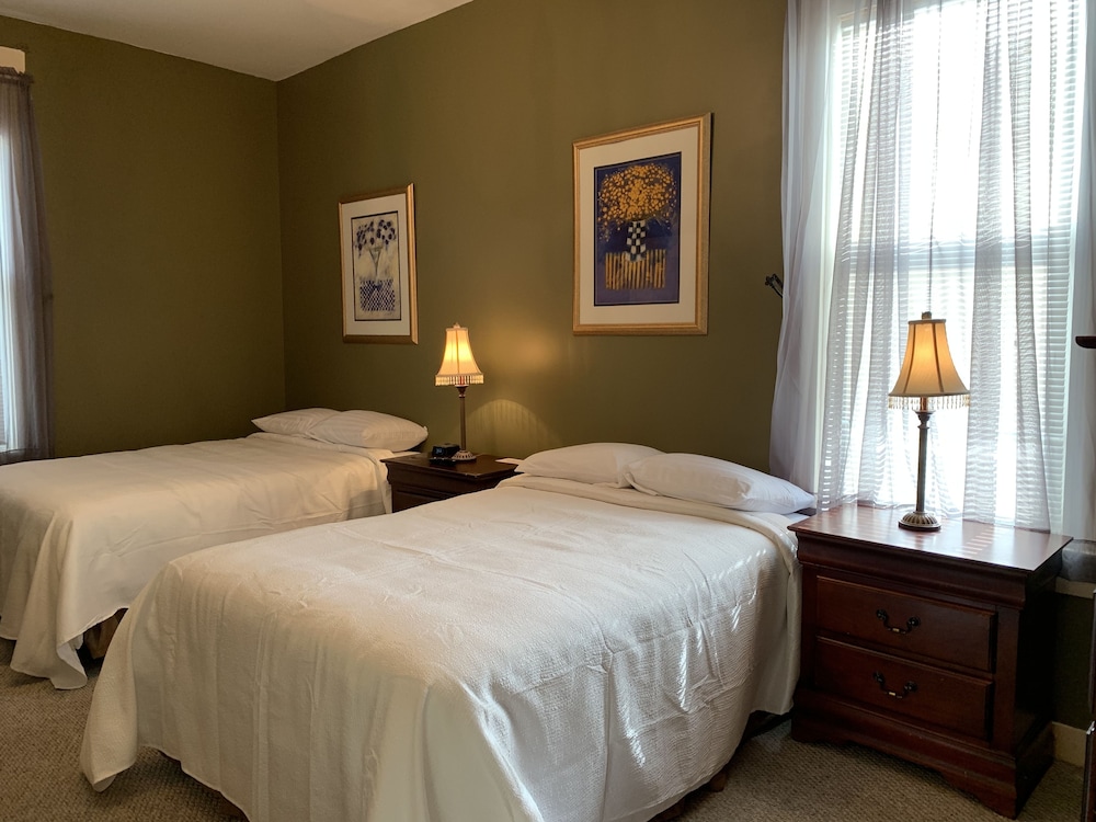 Traditional Double or Twin Room (Room#1) photo 3