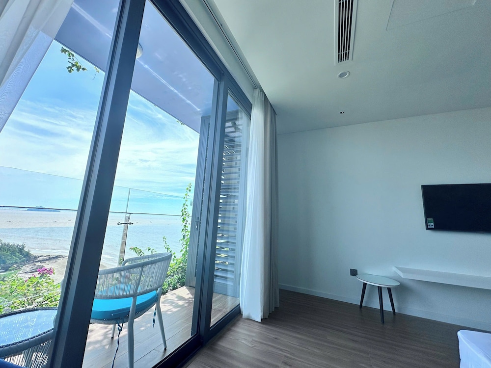 Superior Quadruple Room, Sea View