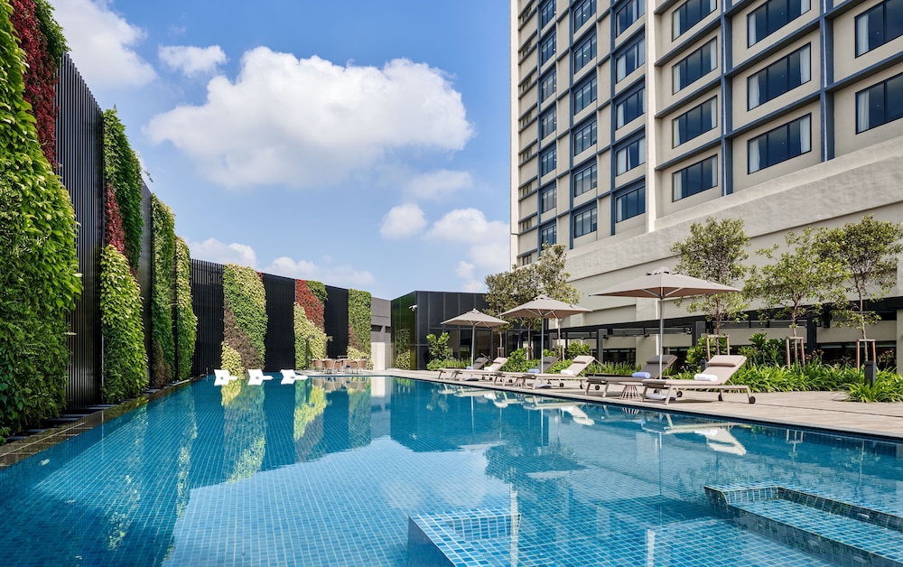 Room, Multiple Beds, Pool View photo 2