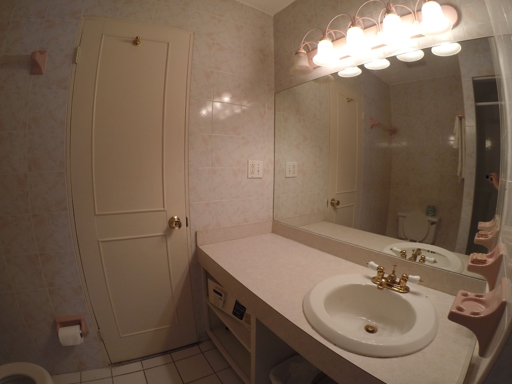 Basic Apartment photo 2