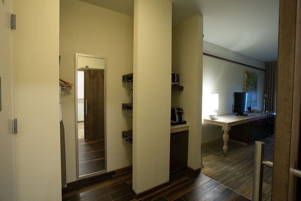 Junior Suite, 2 Queen Beds, Accessible (Hearing) - Photo 1
