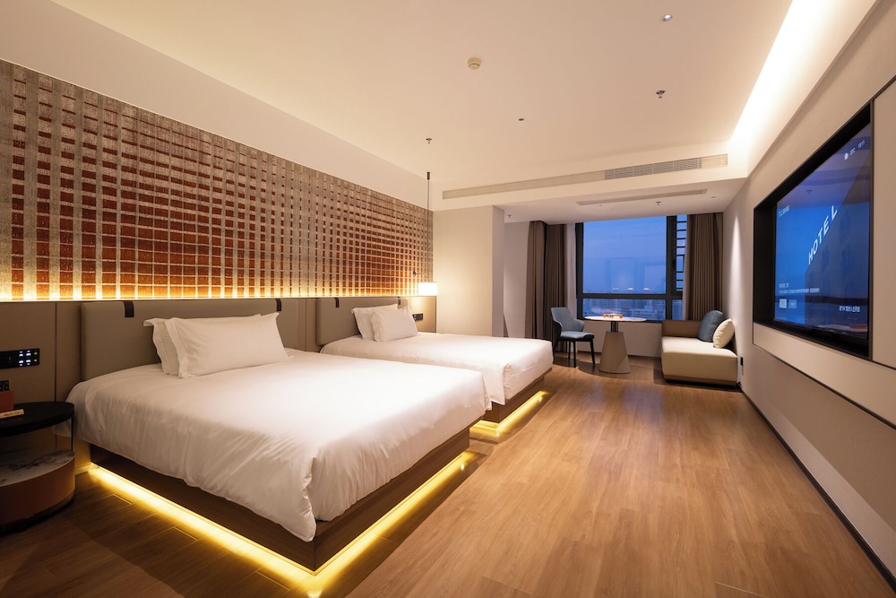 Comfort Twin Room, City View