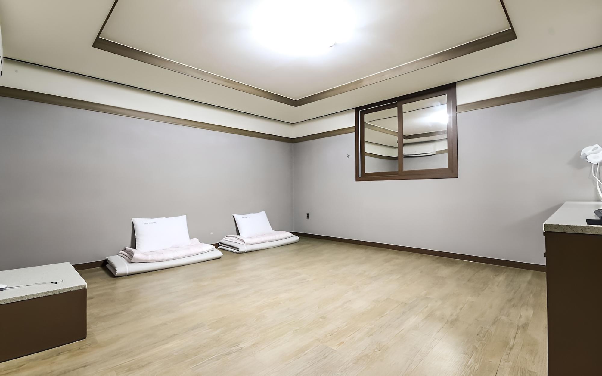 Room (On-dol) photo 1