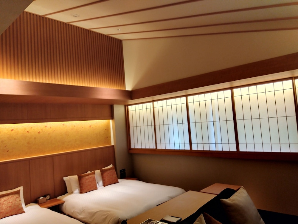 Executive Room, 2 Double Beds, Non Smoking, Bathtub ,Ceiling height 3m(with Single Sofabed) - Photo 4