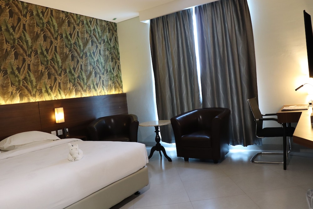 Executive Double Room (Executive Business Room) - Photo 1
