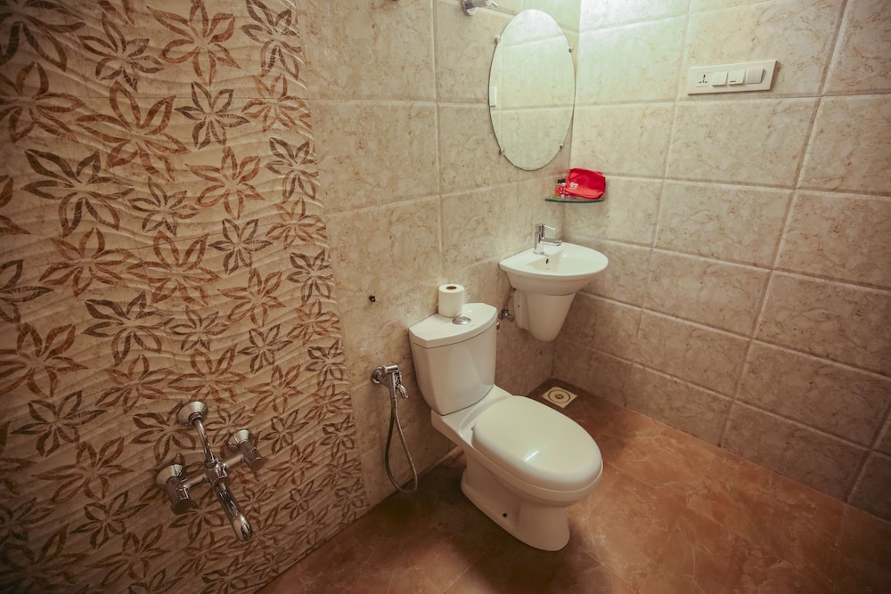 Standard Room, 1 Double Bed, Private Bathroom photo 2