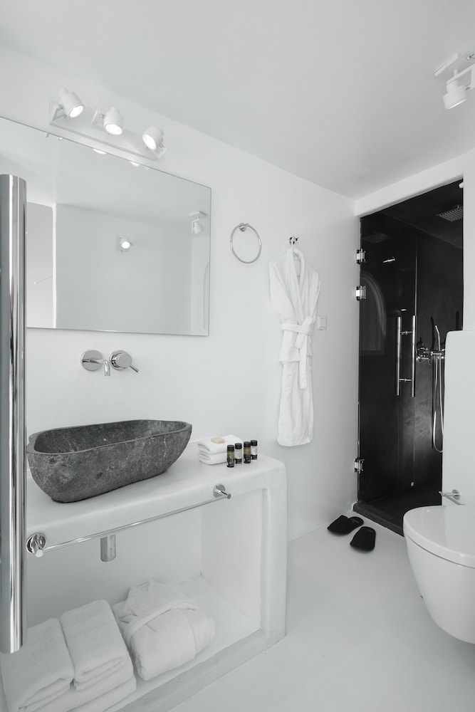 Cave Pool Suite - Photo 6