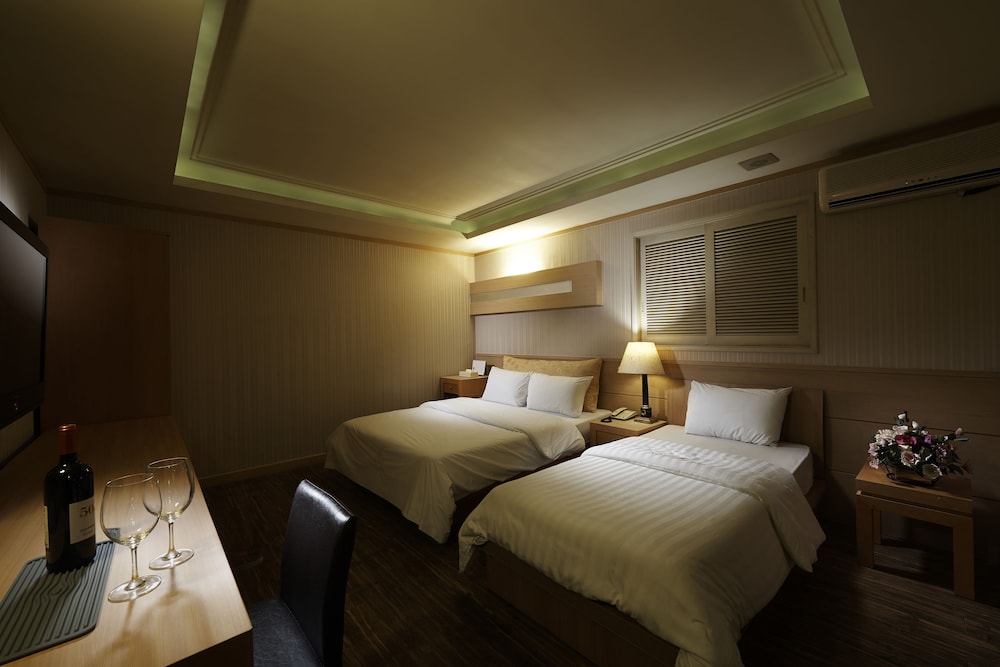 Twin Plus Room - Photo 9