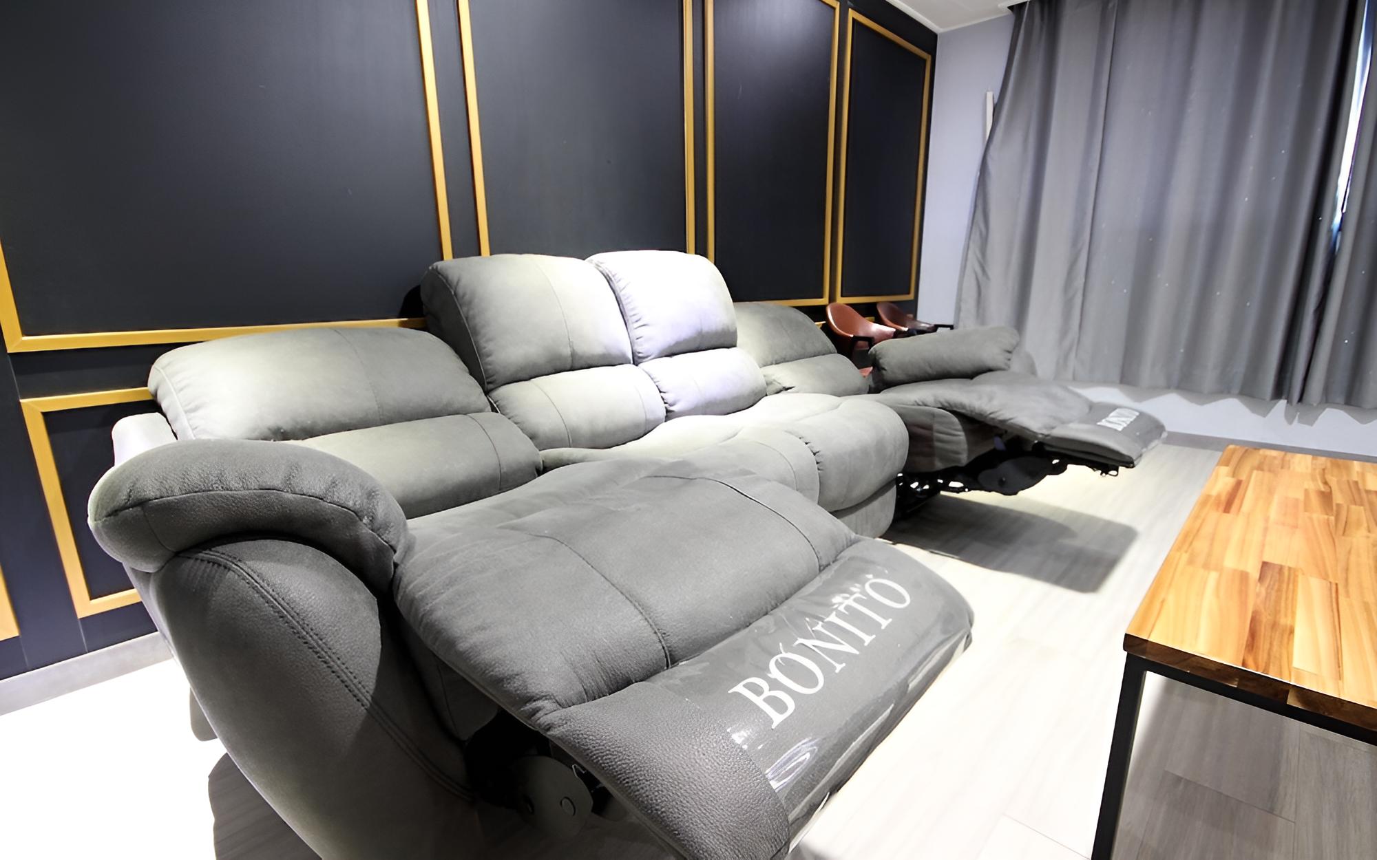 Room (Family Room) photo 3