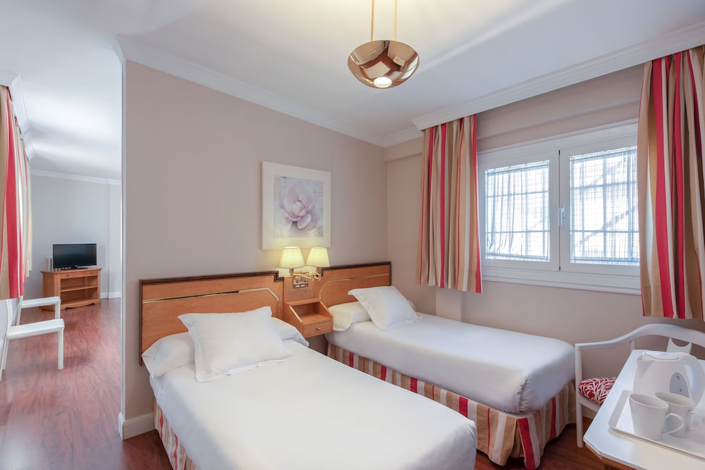 Family Quadruple Room - Photo 7