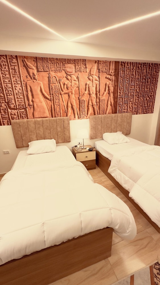 Luxury Quadruple Room, 1 Bedroom, City View, Courtyard Area photo 2