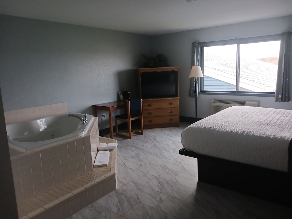 Luxury Room, 1 King Bed photo 3