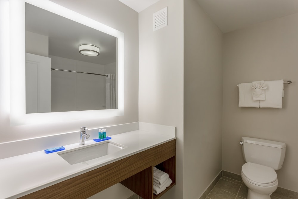 Suite, Multiple Beds (Minifridge) - Photo 4