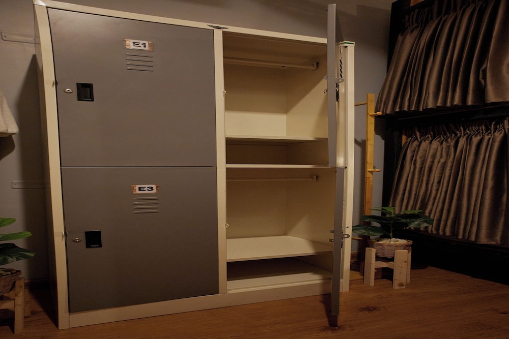 Premium Shared Dormitory, Women only photo 1