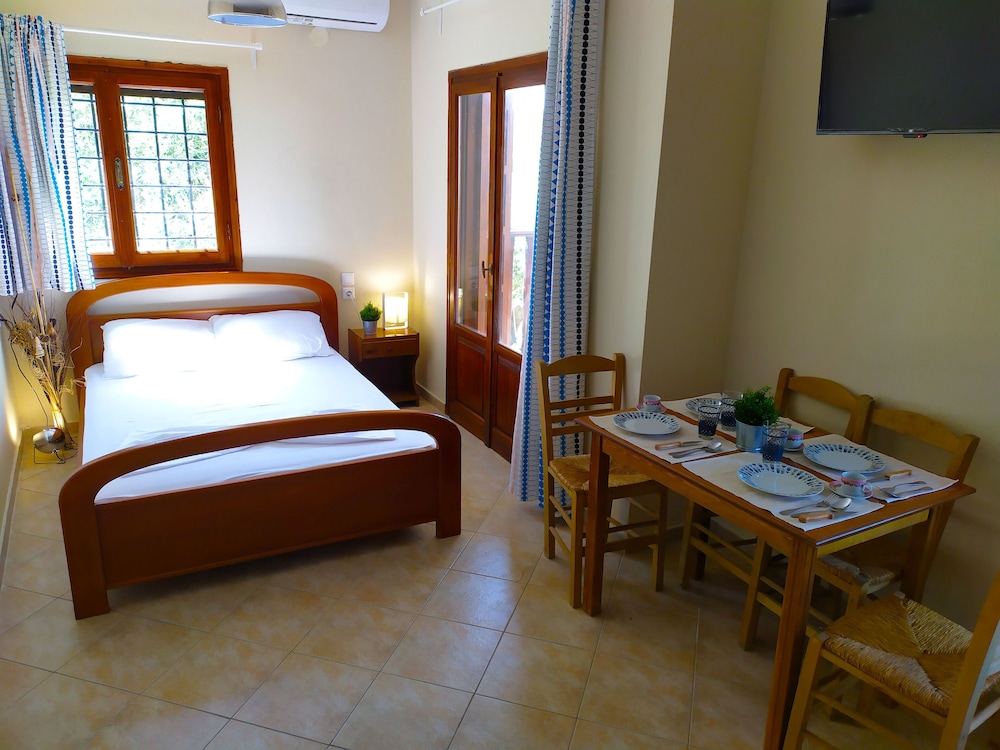 Deluxe Studio, Balcony, Sea View (Studio 1) photo 1