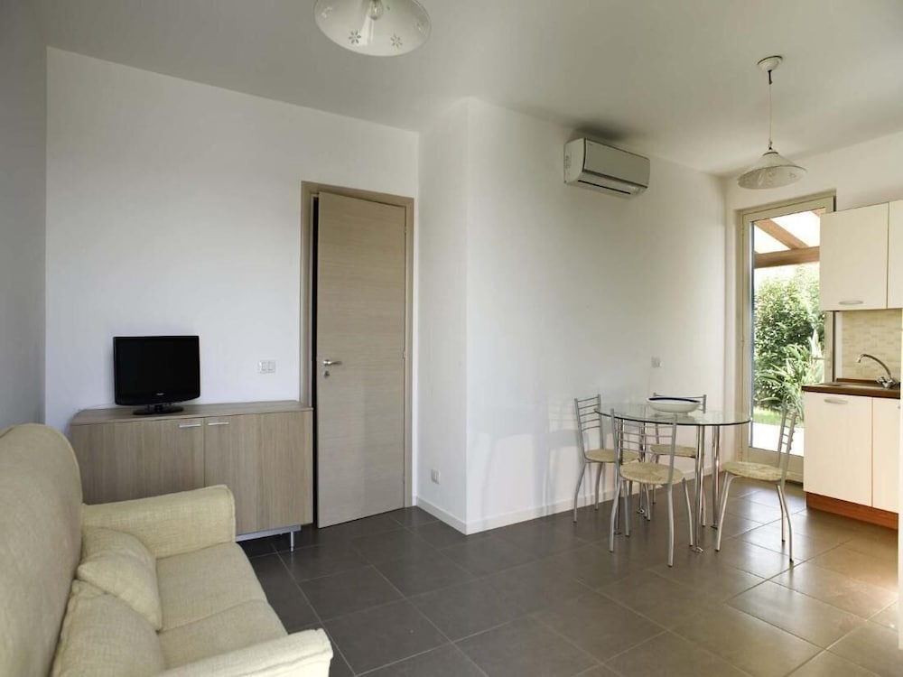 Apartment, 2 Bedrooms, Smoking, Patio