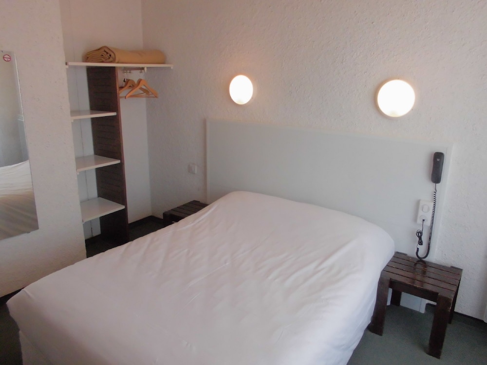 Standard Double Room - Photo 4