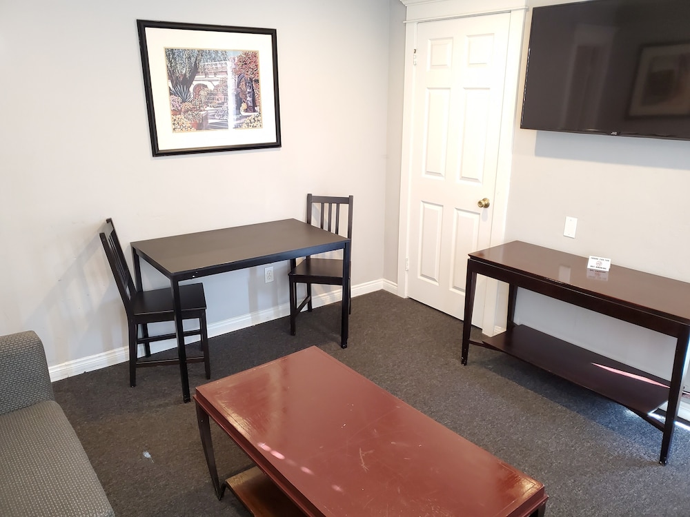 Family Suite, Multiple Beds, Kitchen